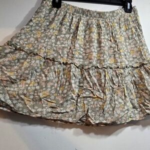 A flower green skirt.